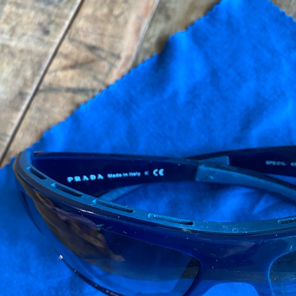 Prada VINTAGE Authentic Navy and Red Sunglasses - Picture 9 of 9